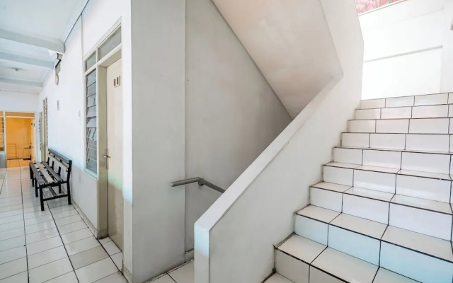 Collection O Hotel Sanira