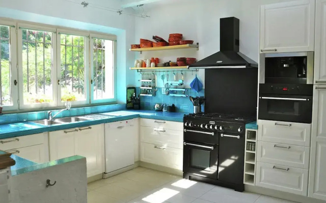 Luxurious Villa in Mougins With Swimming Pool