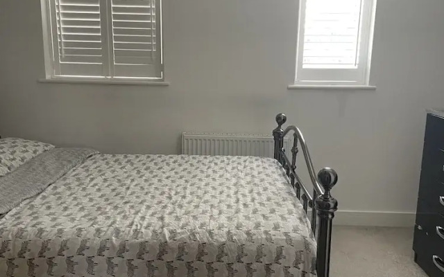 Captivating 2-bed House in Wolverhampton