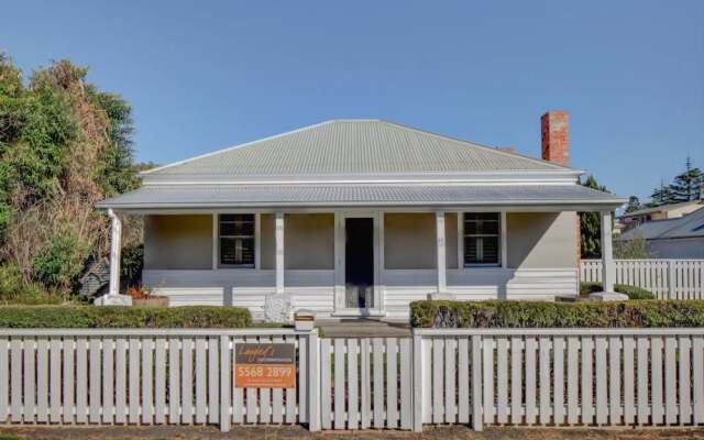 Surfs Up - Fresh and modern East Beach home
