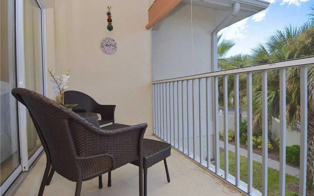 L'Pavia - Two Bedroom Condo