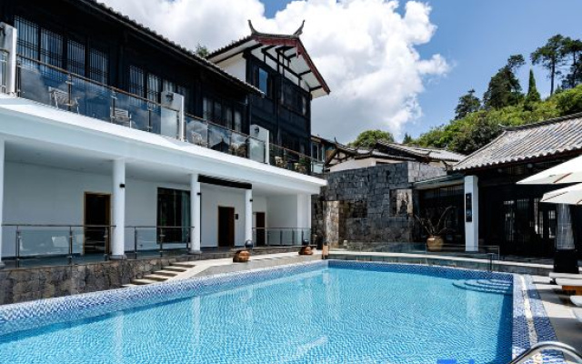 Yintang Museum • Snow Mountain Cliff Forest Oxygen Art Manor (Lijiang Shuhe Ancient Town Branch) – Pool – Lijiang