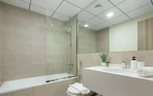 2BR w Canal & Burj View Near Dubai Mall