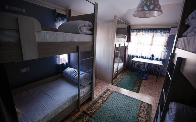 Mountain Road Hostel