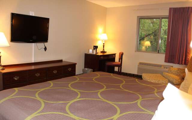 Super 8 by Wyndham Valparaiso