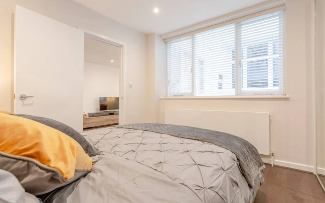 Modern Flat in the Heart of West London