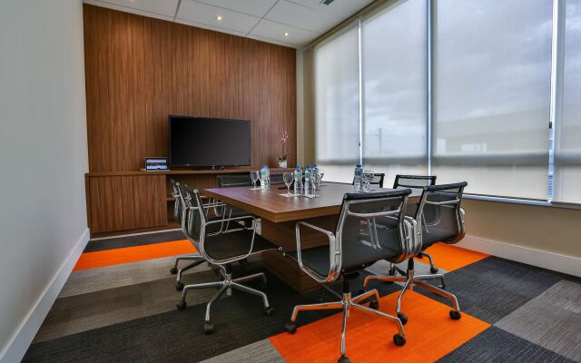 Summit Suítes Pindamonhangaba