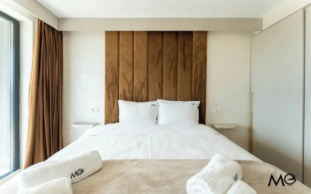 MoHost Valcom - Luxury Skyline Penthouse