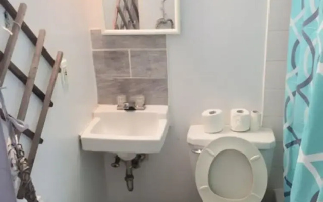 Studio Downtown - Metro Sherbrooke