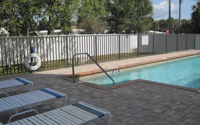 Endless Water Views in Manasota Key