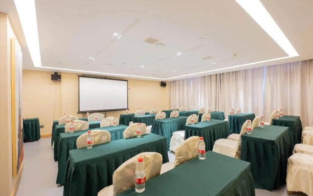 Vienna International Hotel (Wuhan Miaoshan Institute of Technology)