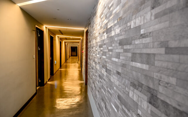No. 9 Hotel
