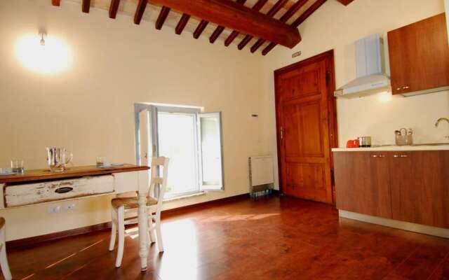 Amaranth House Rooms and Apartments