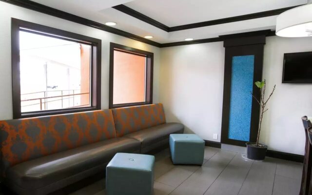 Rodeway Inn & Suites Downtown North