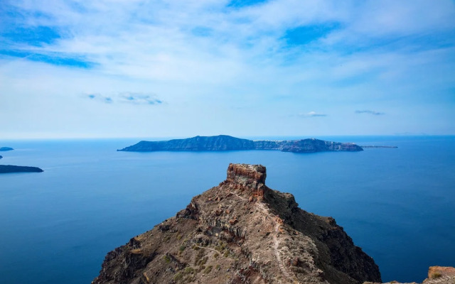 Spiliotica on the Cliff