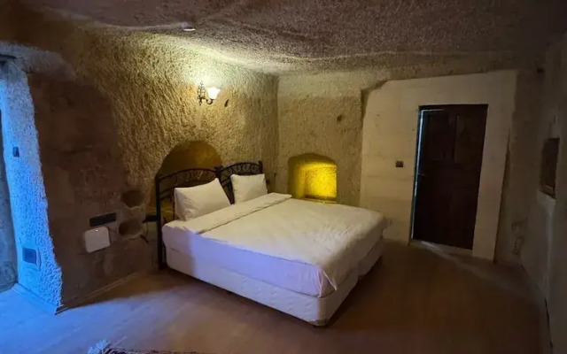 Colina Stone House