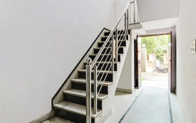 Shri Ganesh Guest House by OYO Rooms