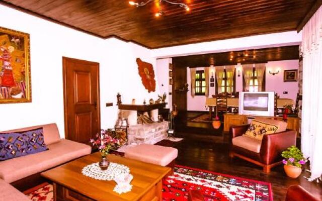 Sharlopova Boutique Guest House - Sauna & Hot Tub
