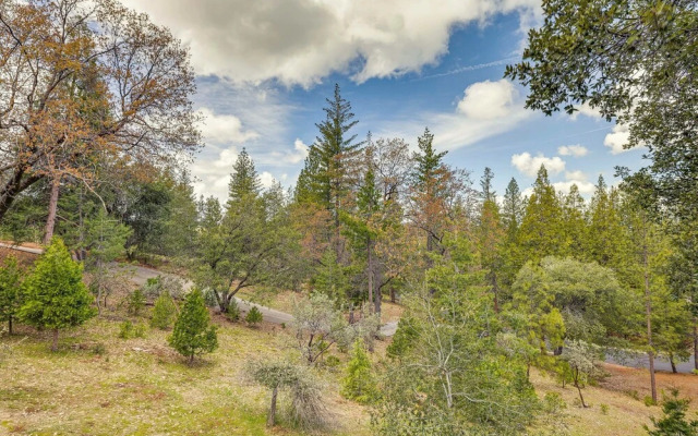 Serene Groveland Cabin Rental Near Yosemite!