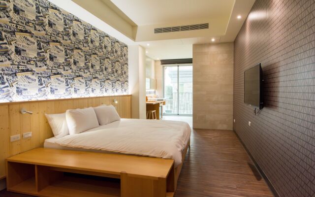 Treehouse Hostels