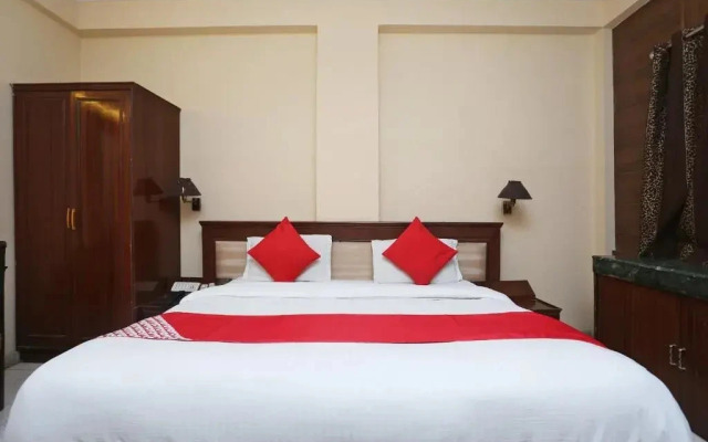 Hotel Nuova By OYO Rooms