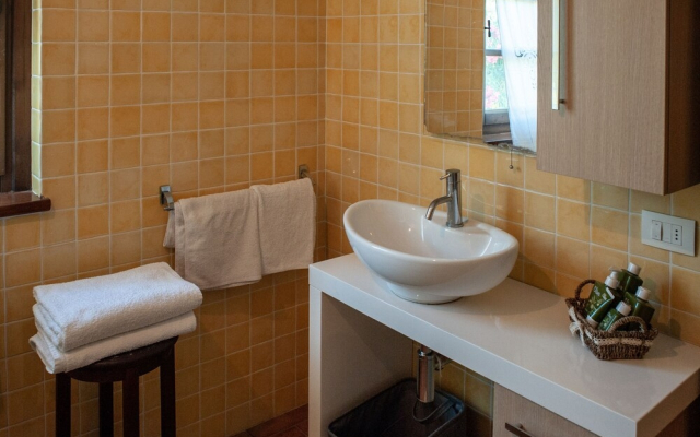 Olive Branch Apt In Farmhouse With Pool