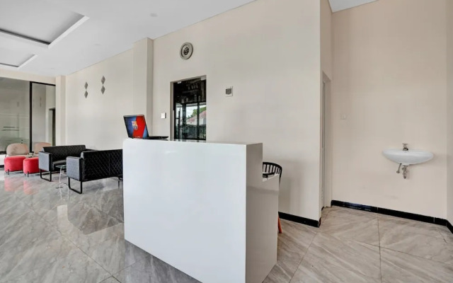 OYO Life 90649 Raja Residence Syariah