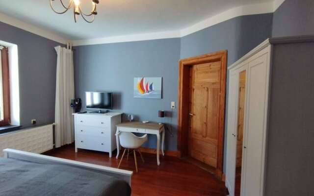 Birklund Modern Retreat