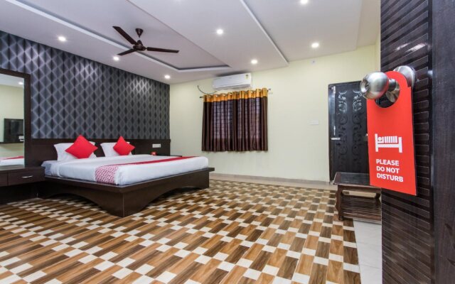 Lavish By FabHotel