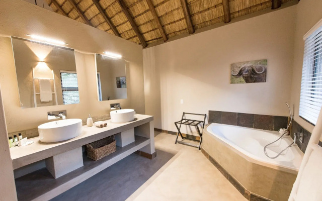 Bushbaby River Lodge