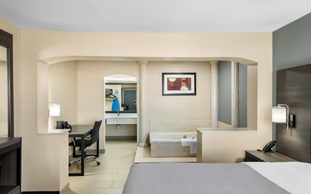 Quality Inn Marshall