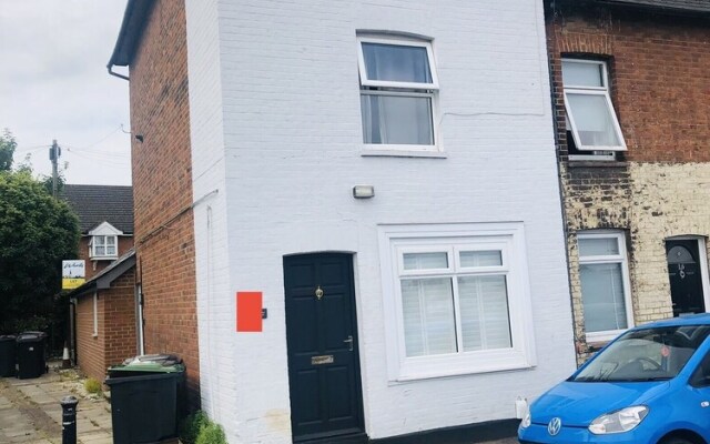 Charming 3 Double Bed Apartment in Tonbridge