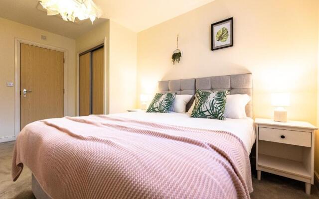 Waterside Lodge by PAY AS U STAY