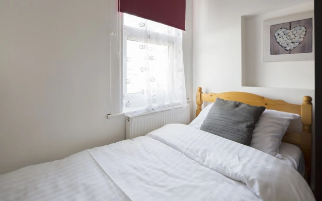 Cecil House by Kasar Stays