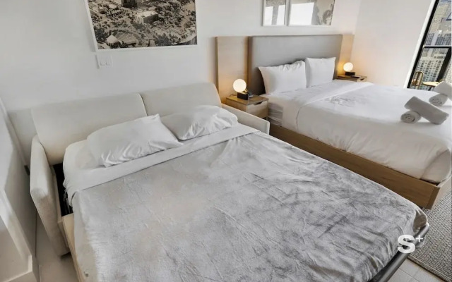 Sky High Stay Sleek Studio in Miami