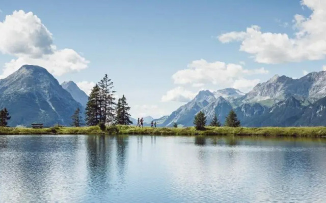 The Seefeld Retreat - Central Family Friendly Apartments - Mountain Views