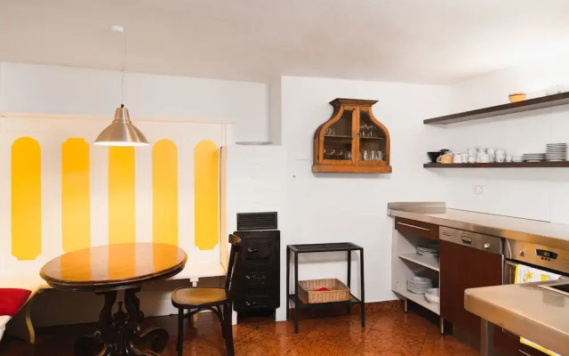 Golden Roof Apartments by Penz