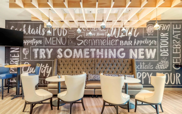 Cambria Hotel Akron - Canton Airport