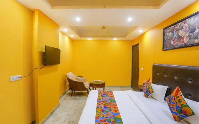 FabExpress Taj Home Stay