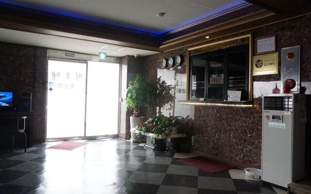 Goodstay Feel Hotel