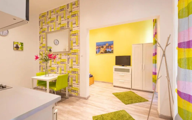 Standard Apartment by Hi5 - West End Center