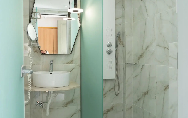 Trypiti Hotel and Suites