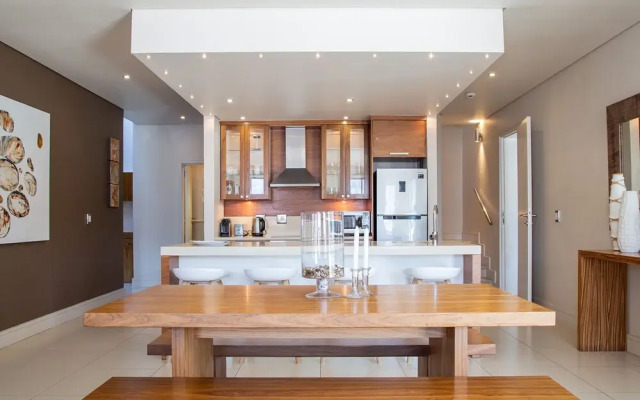 Marine Square Luxury Holiday Suites - Apartments - фото 3