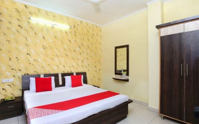 OYO 19765 Royal Guest House