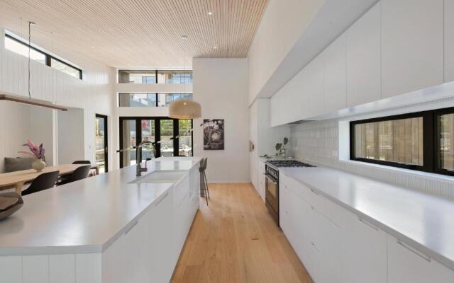 Arthur's point+Hot Tub+Balcony+3 bathrooms