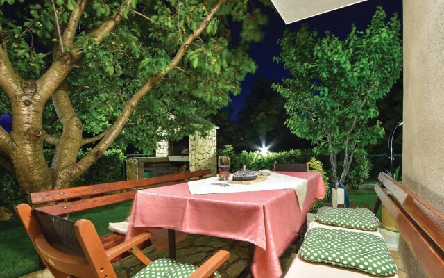 Beautiful Home in Zrnovnica With Wifi and 3 Bedrooms