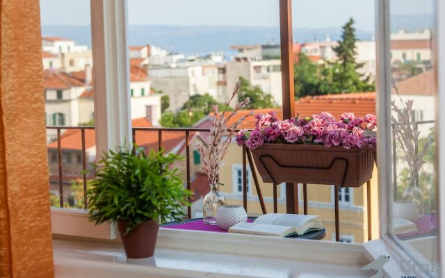 Royal View Apartment