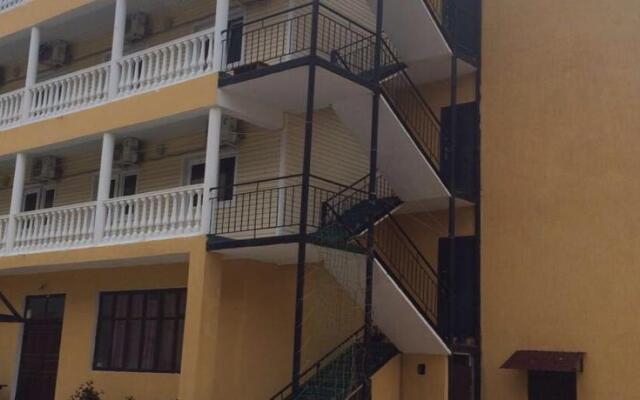 Estella Hotel