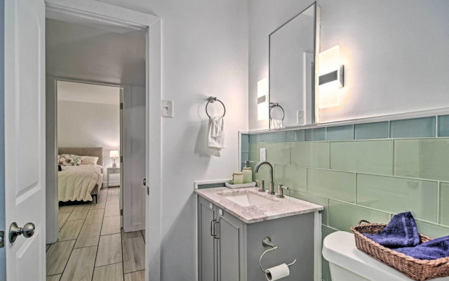 Retreat Half-mile to Beach/siesta Key Village