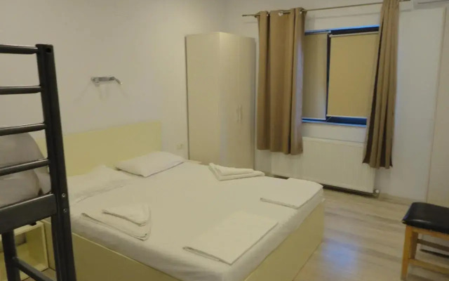 Greenstone Land - Corbu